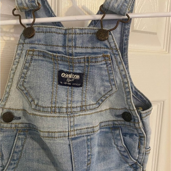 Oshkosh B’Gosh Stretch Overalls - size 3 months - Picture 5 of 7